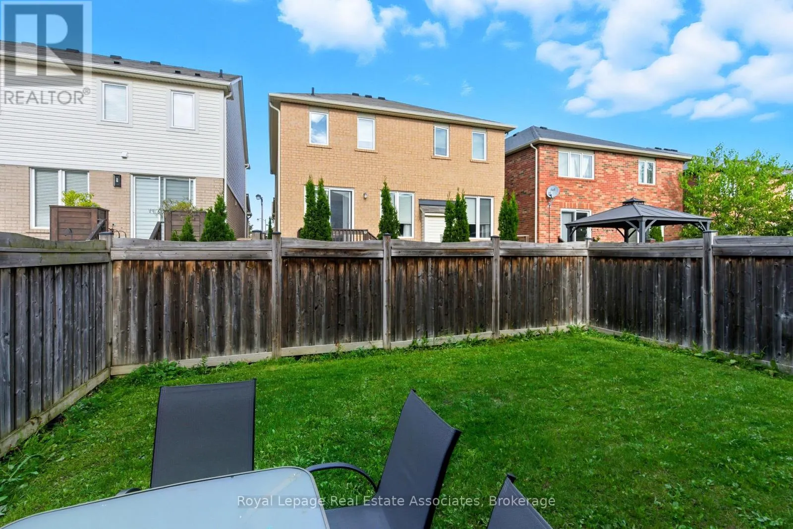 435 POZBOU CRESCENT