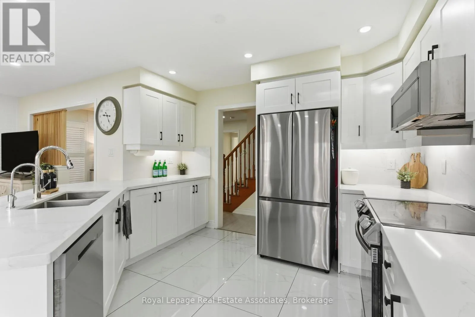 435 POZBOU CRESCENT