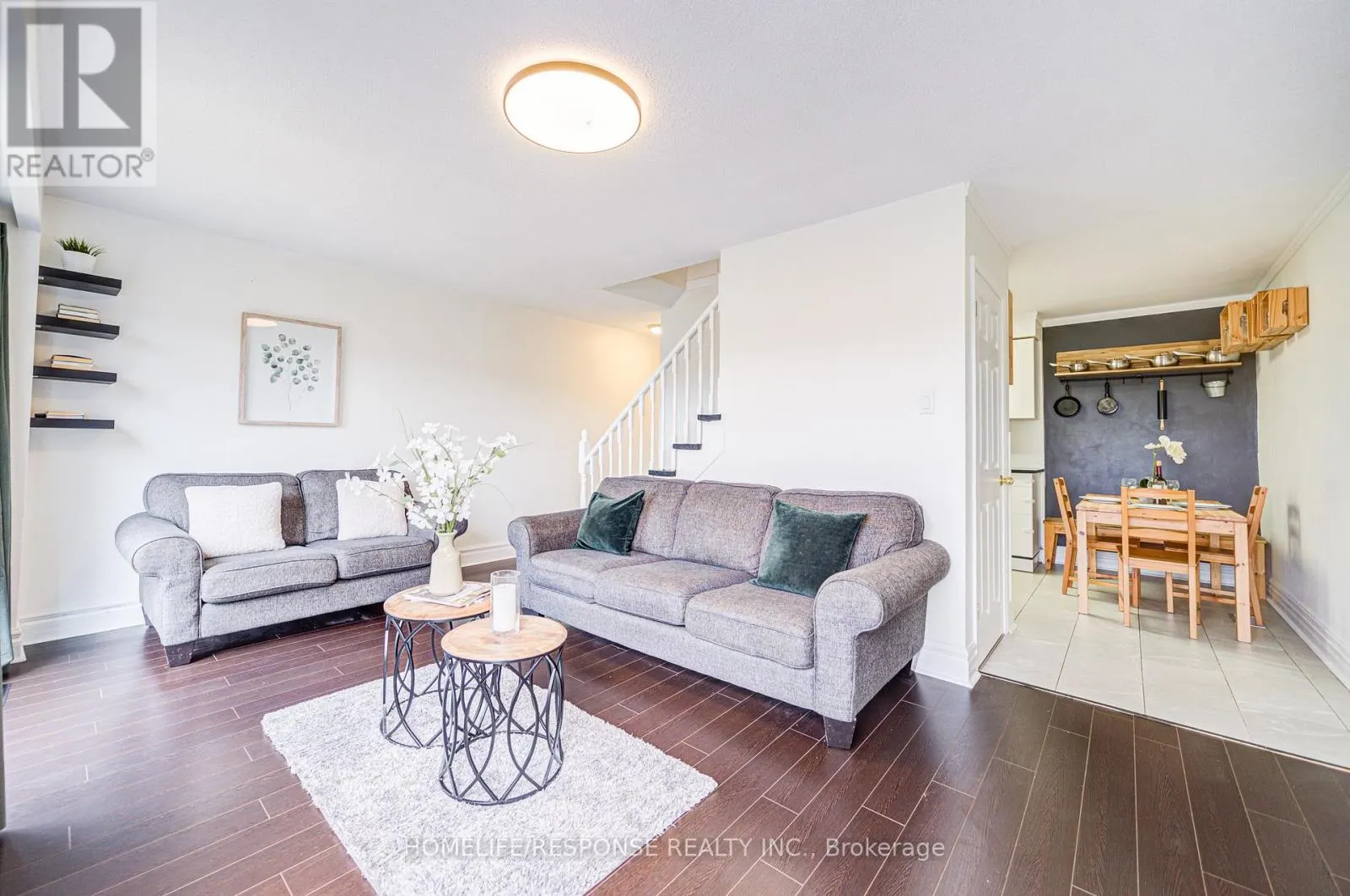 21 DAWSON CRESCENT