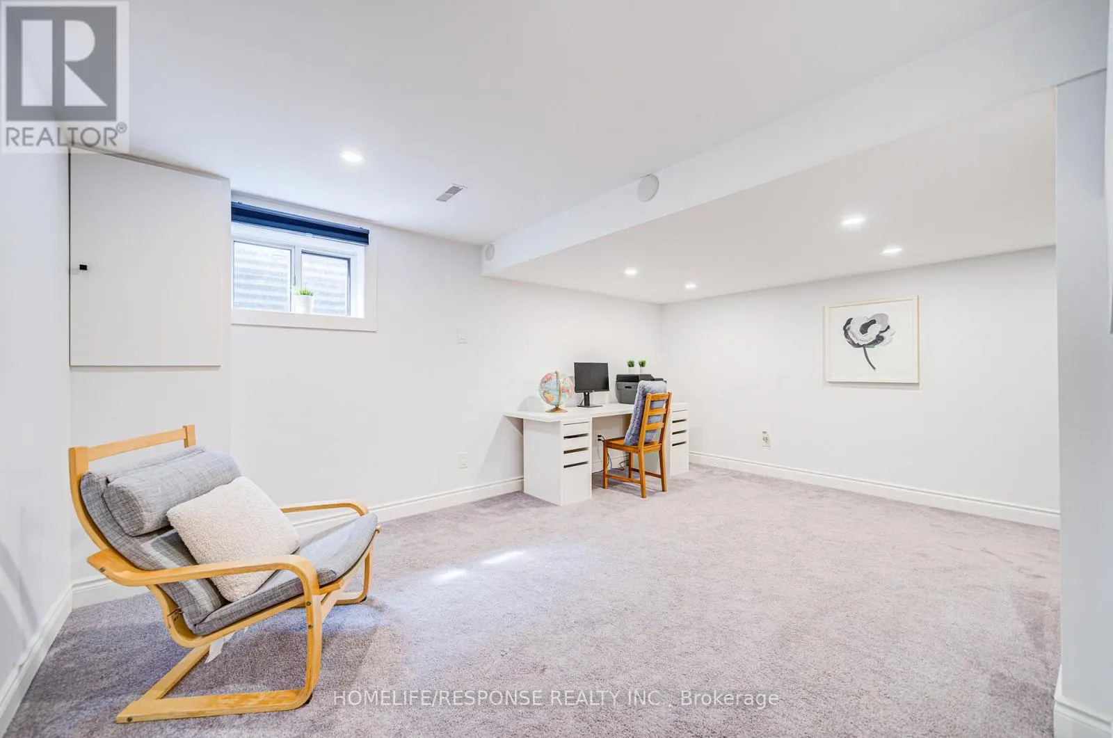 21 DAWSON CRESCENT