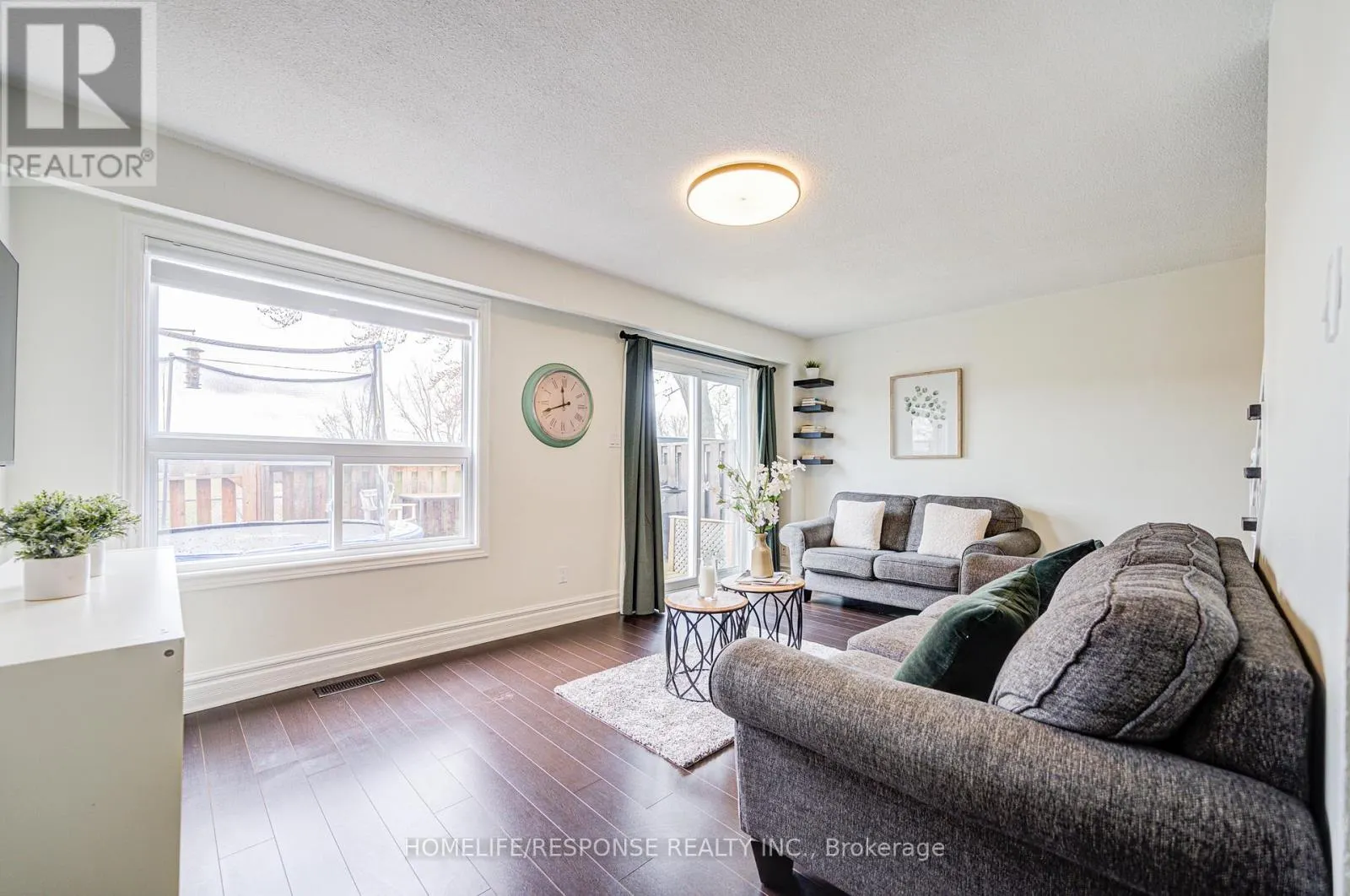 21 DAWSON CRESCENT