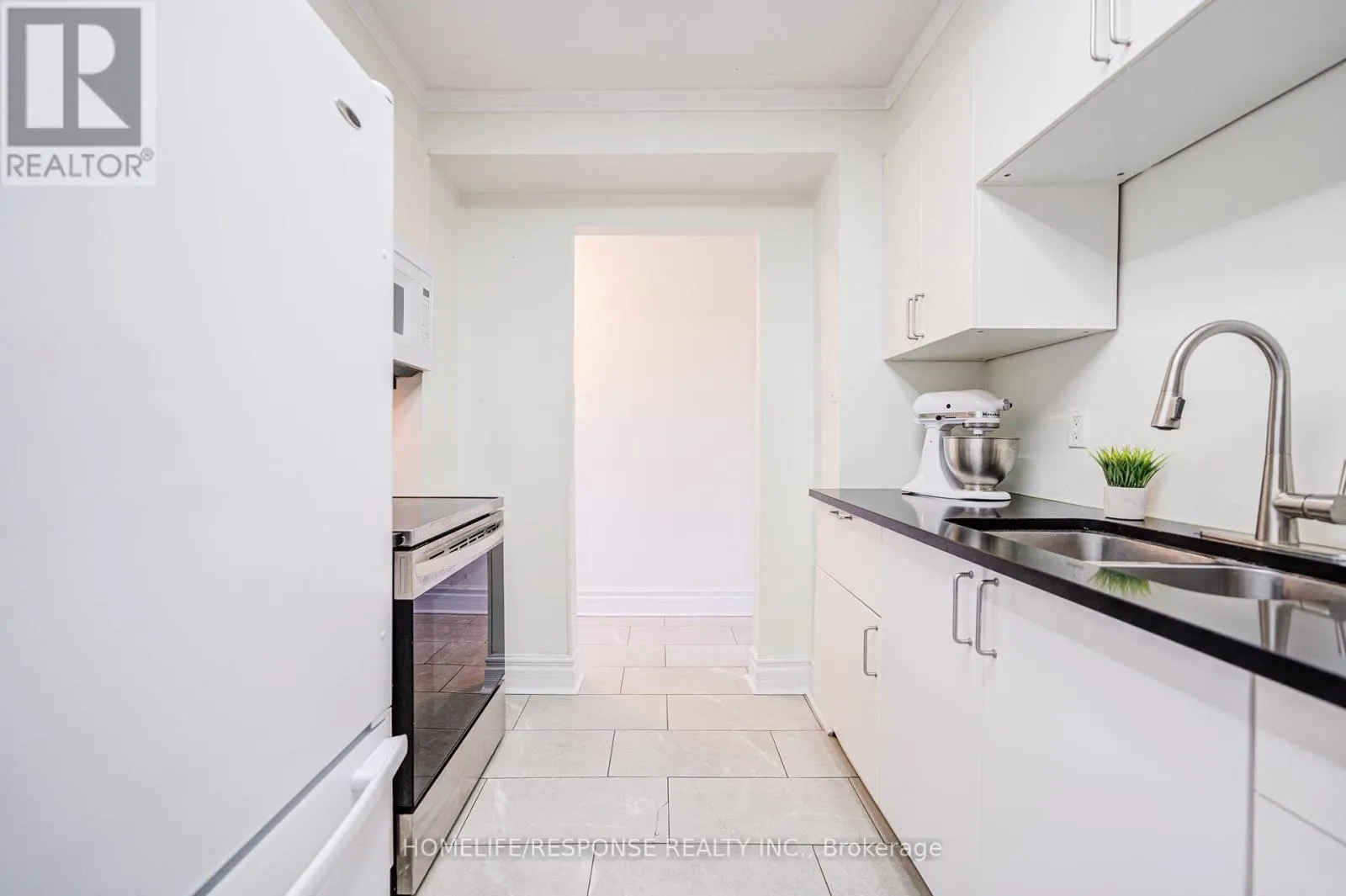 21 DAWSON CRESCENT