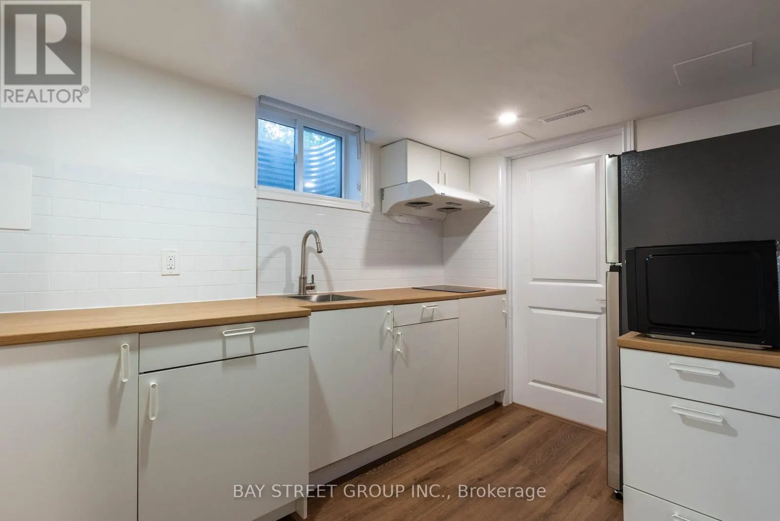 UNIT A - 2662 KINNERTON CRESCENT