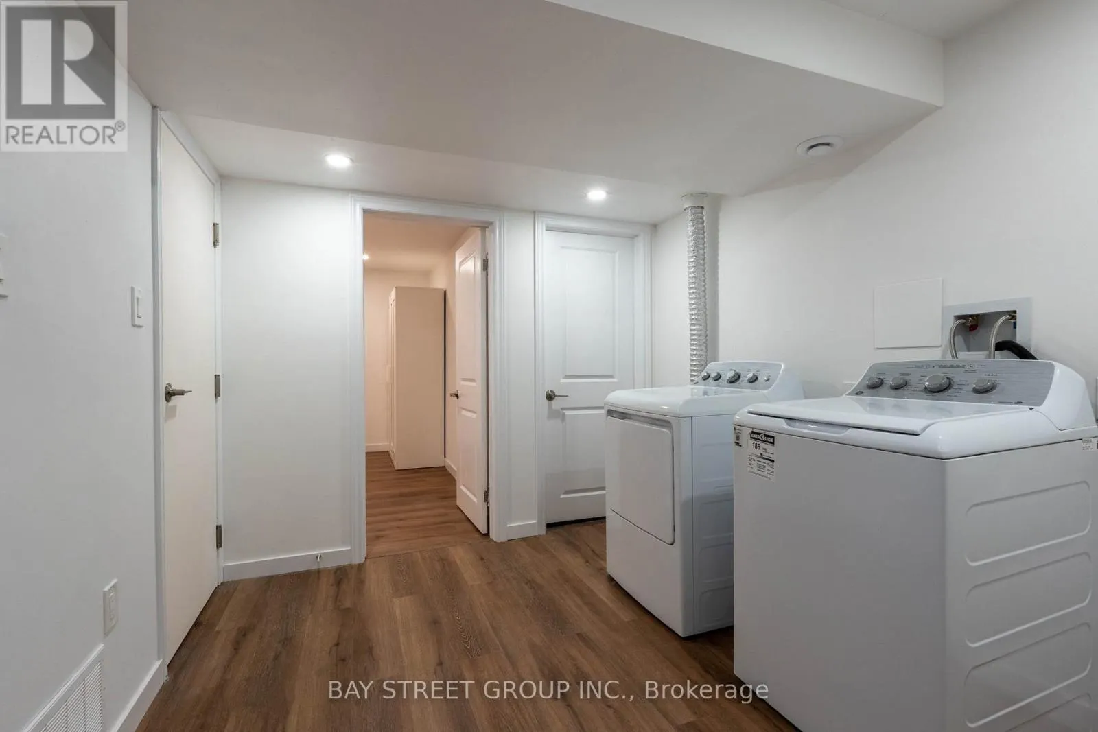 UNIT A - 2662 KINNERTON CRESCENT