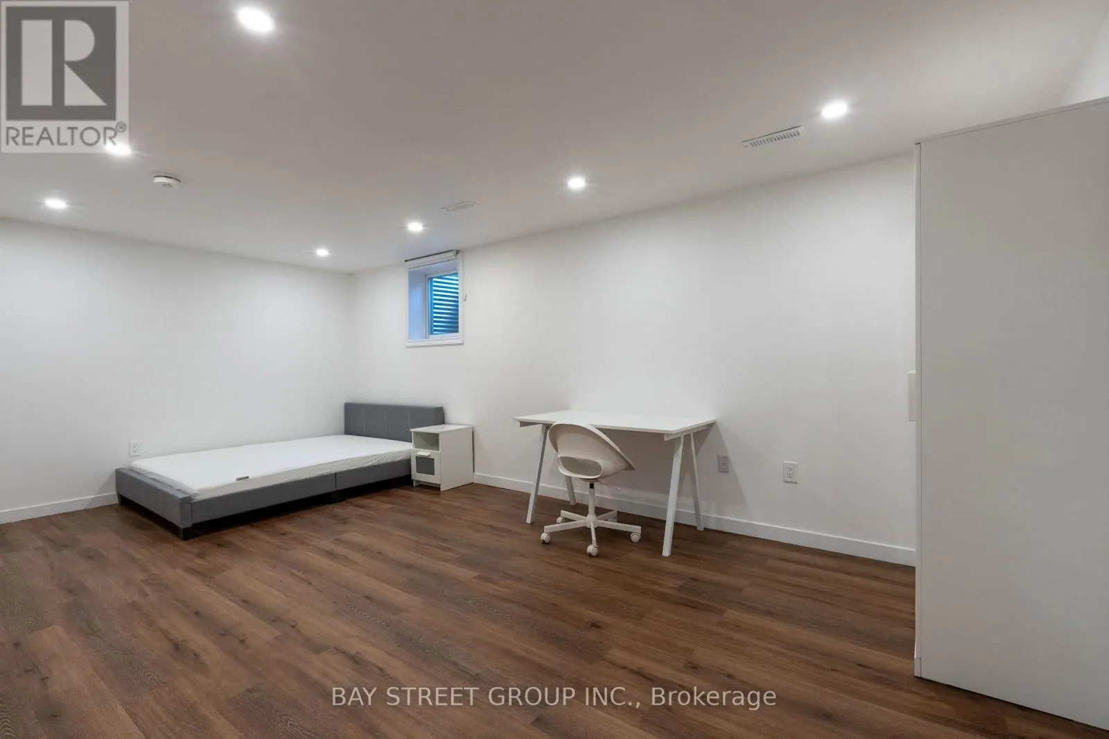 UNIT A - 2662 KINNERTON CRESCENT