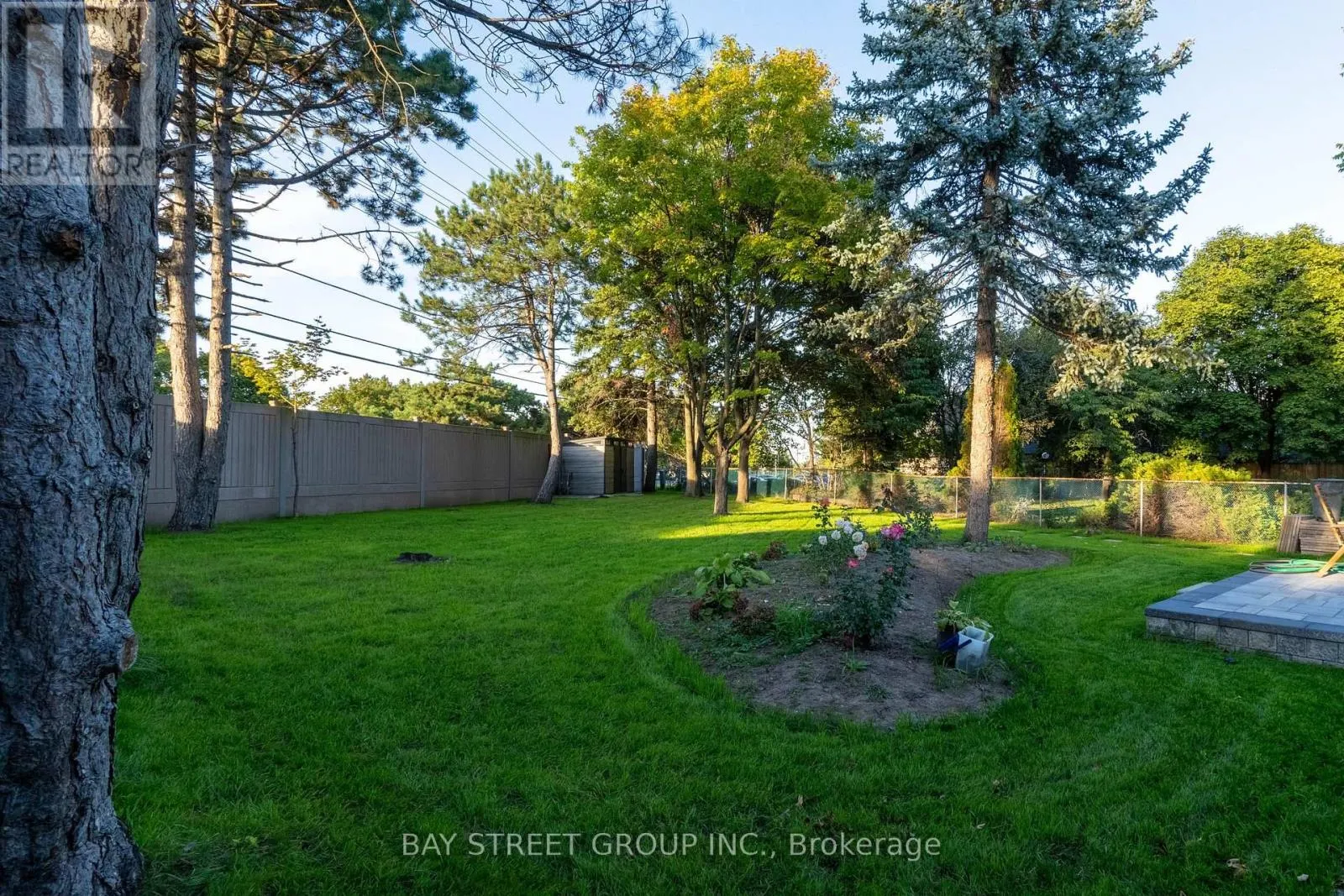 UNIT A - 2662 KINNERTON CRESCENT