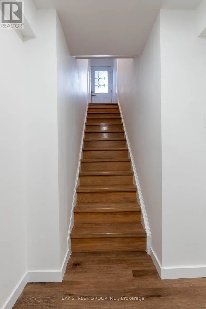 UNIT A - 2662 KINNERTON CRESCENT
