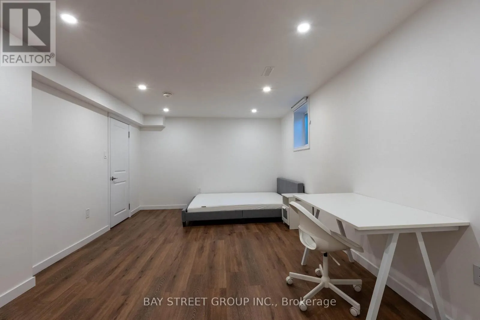 UNIT A - 2662 KINNERTON CRESCENT