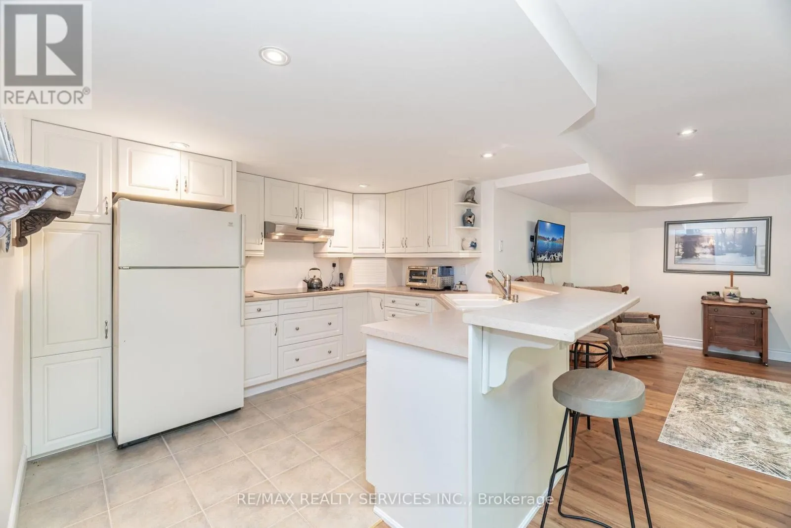 24 PUTNEY ROAD