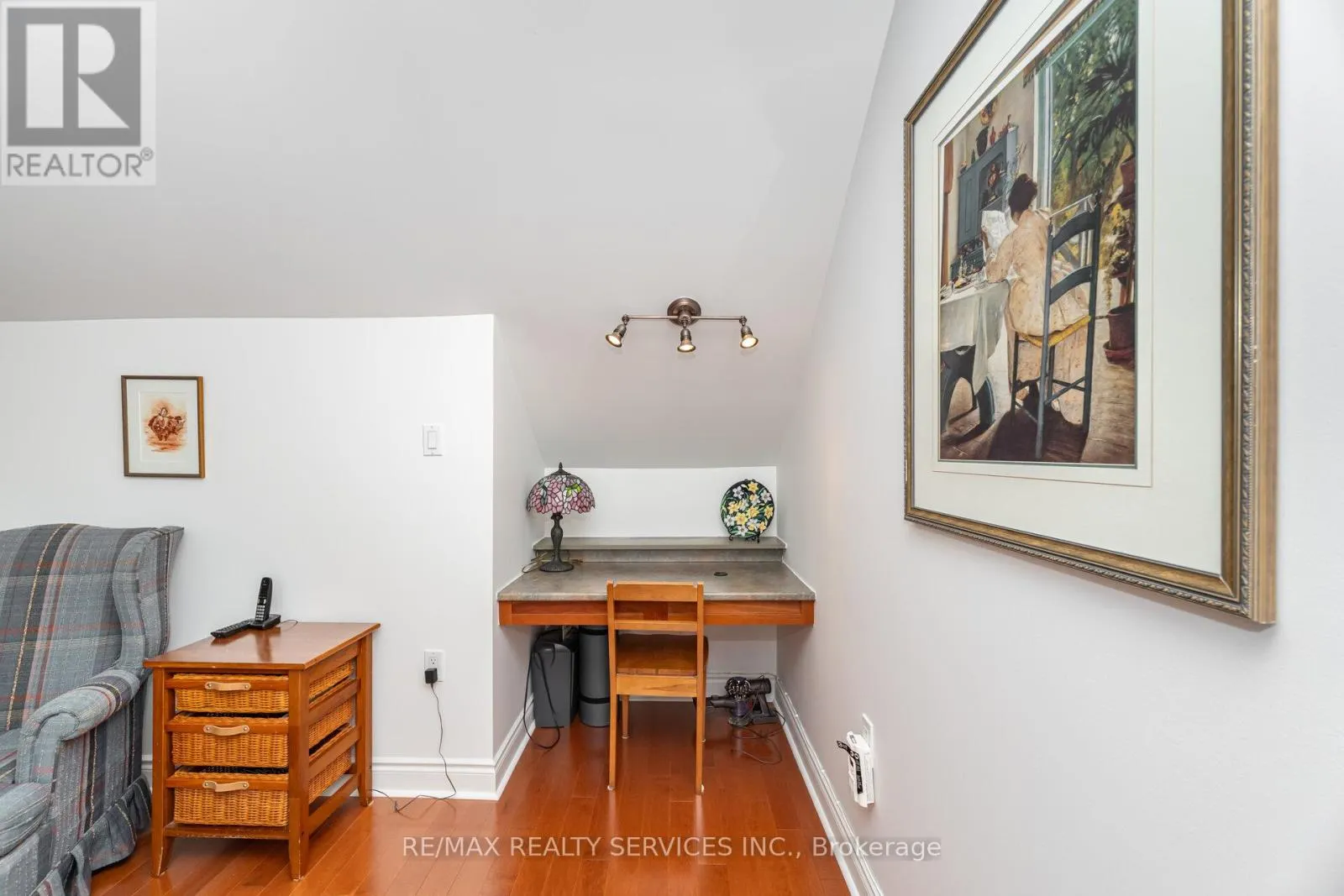 24 PUTNEY ROAD