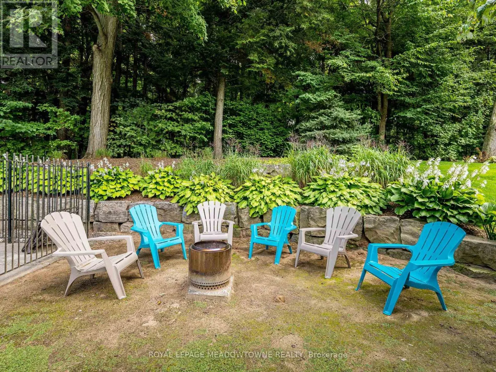 40 HILLTOP DRIVE