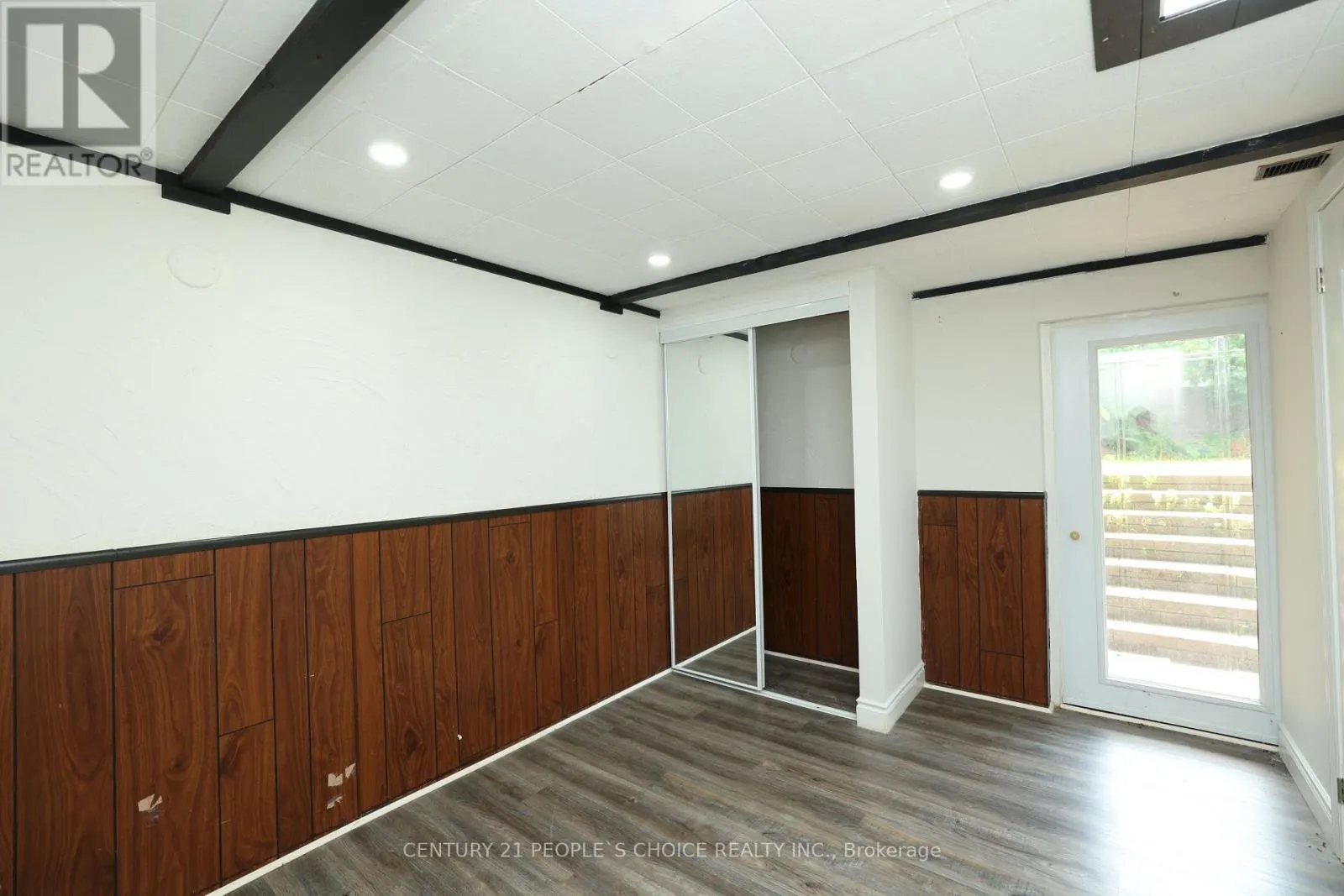 608 THORNWOOD AVENUE