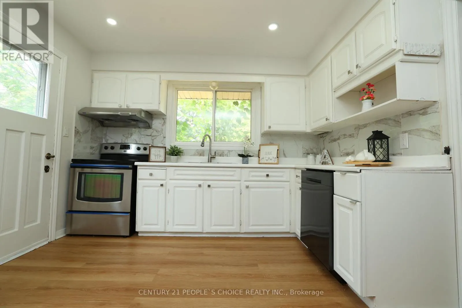 608 THORNWOOD AVENUE