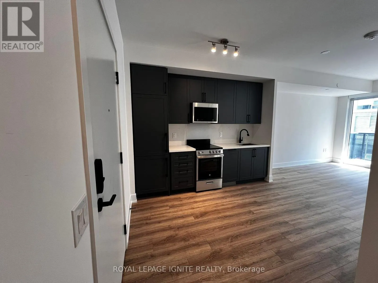 518 - 2450 OLD BRONTE ROAD