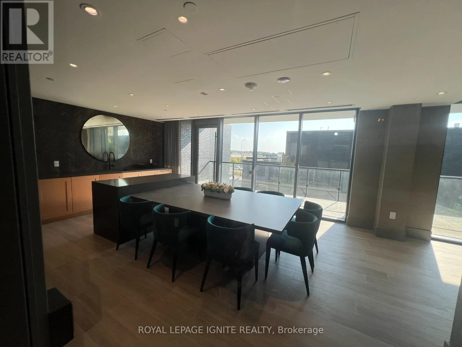 518 - 2450 OLD BRONTE ROAD