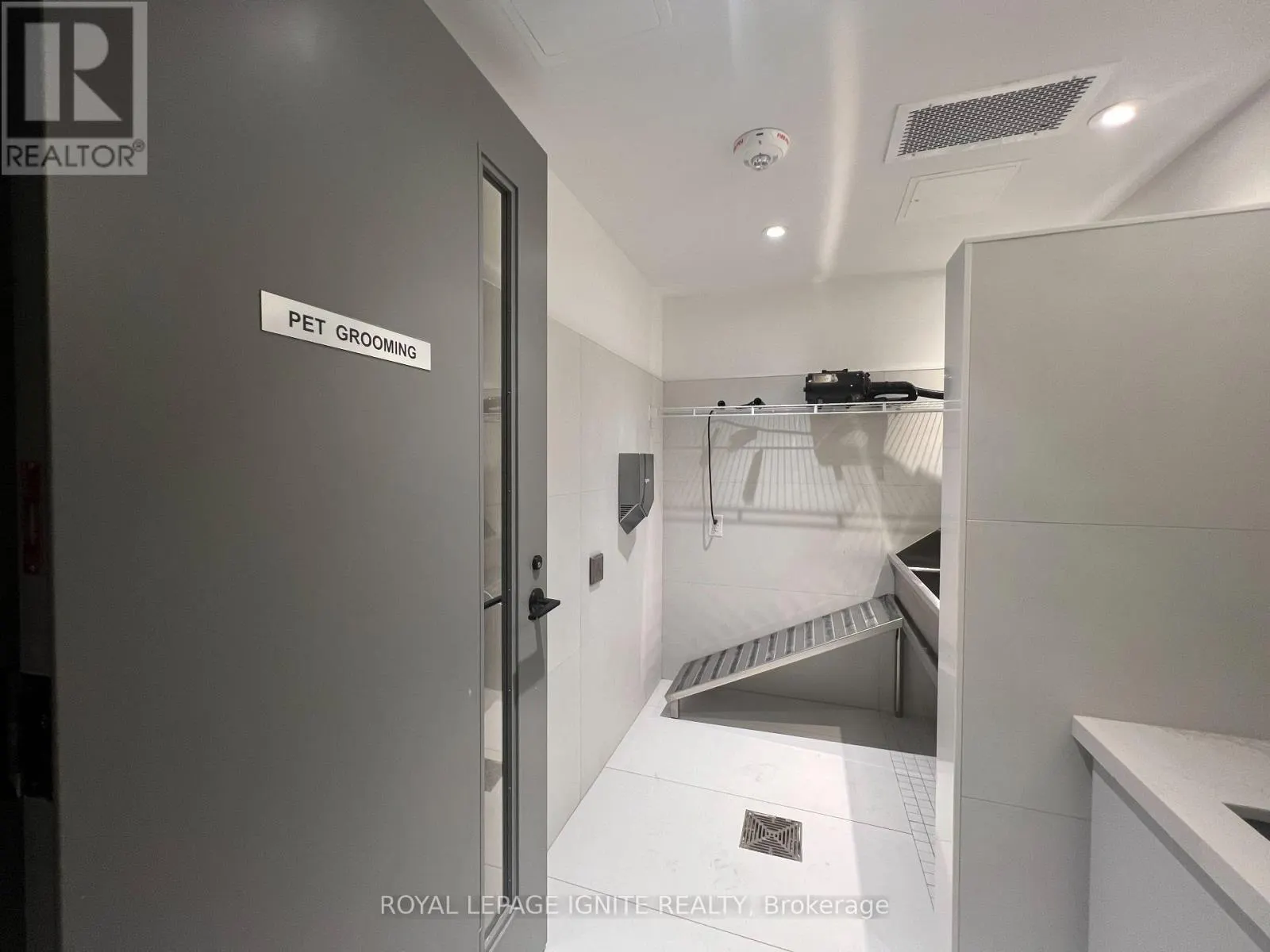 518 - 2450 OLD BRONTE ROAD