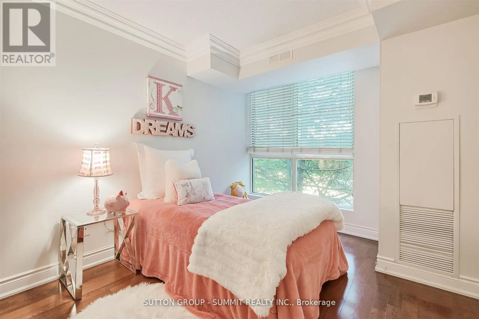 209 - 55 KINGSBRIDGE GARDEN CIRCLE