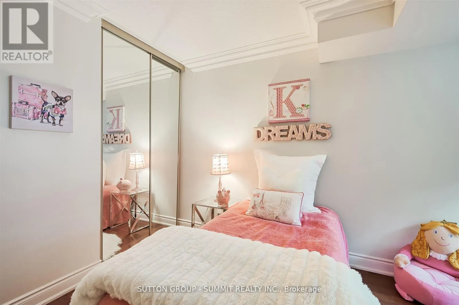209 - 55 KINGSBRIDGE GARDEN CIRCLE