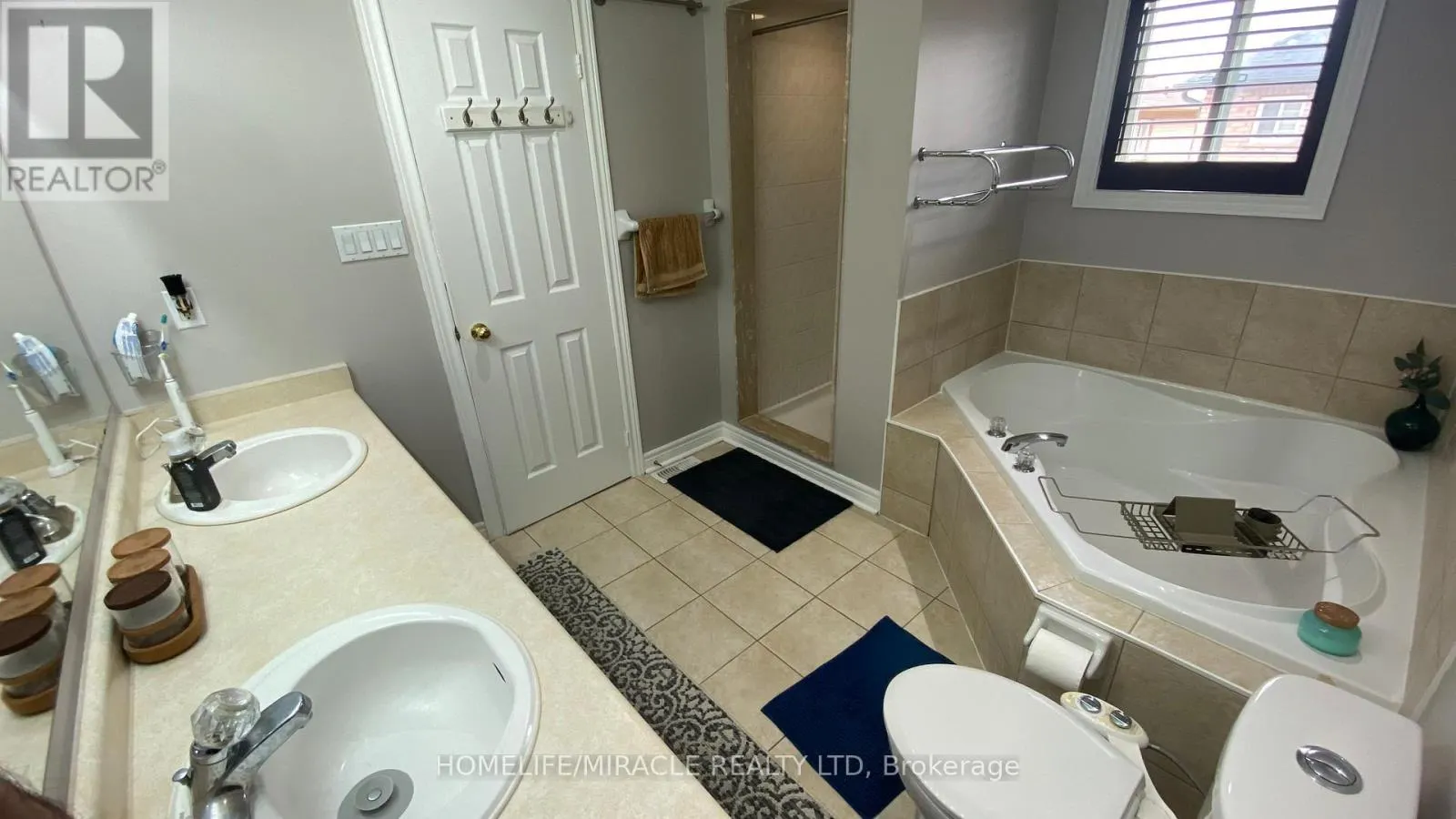 #UPPER - 9 FAIRHILL AVENUE