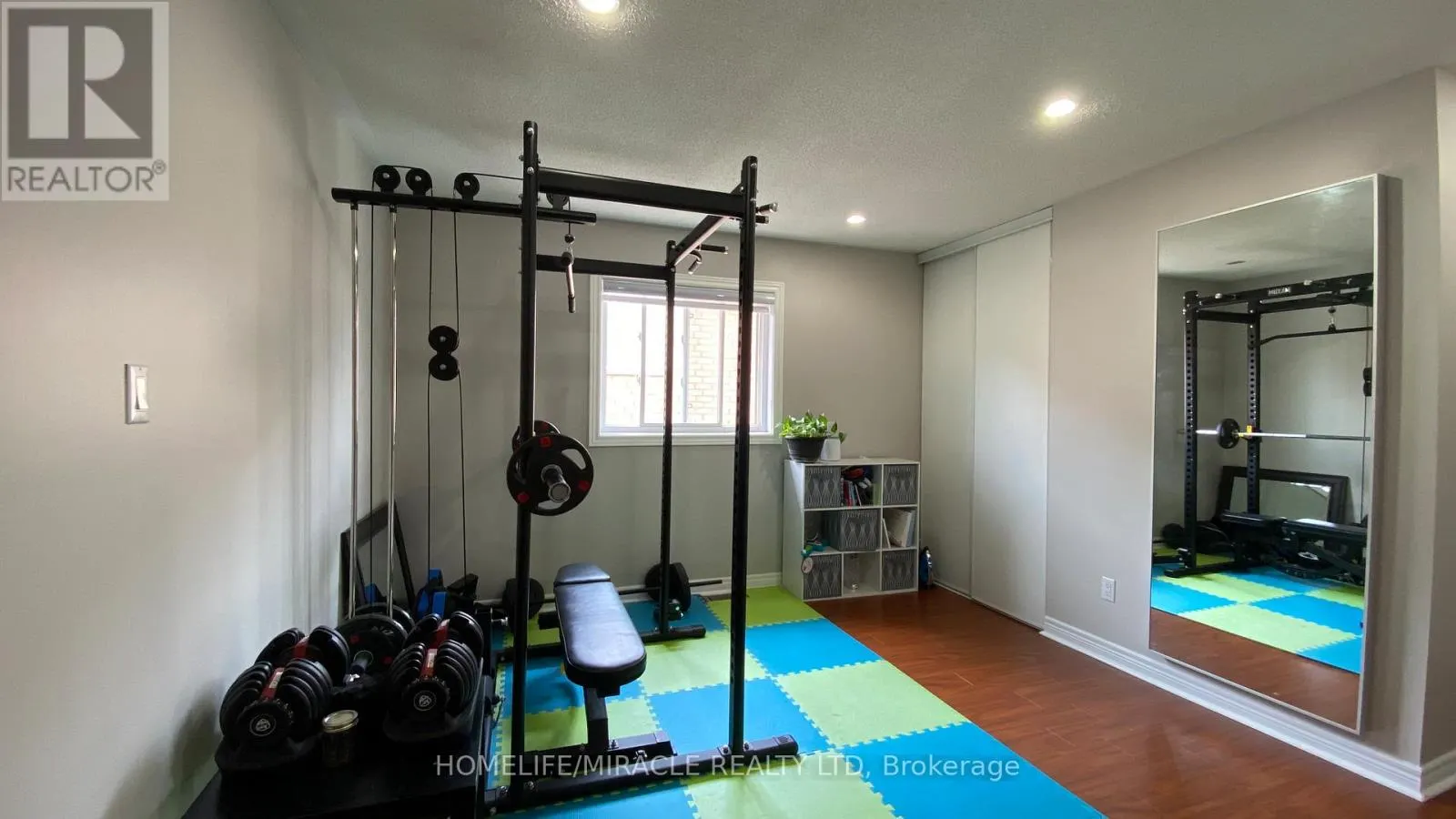 #UPPER - 9 FAIRHILL AVENUE