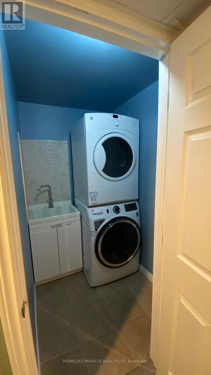 #UPPER - 9 FAIRHILL AVENUE
