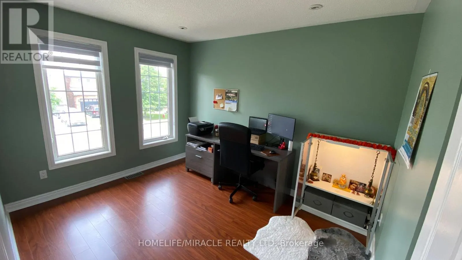 #UPPER - 9 FAIRHILL AVENUE