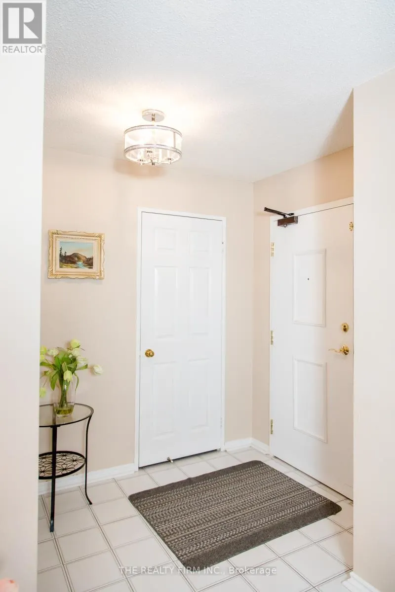 406 - 100 COUNTY COURT BOULEVARD, #406