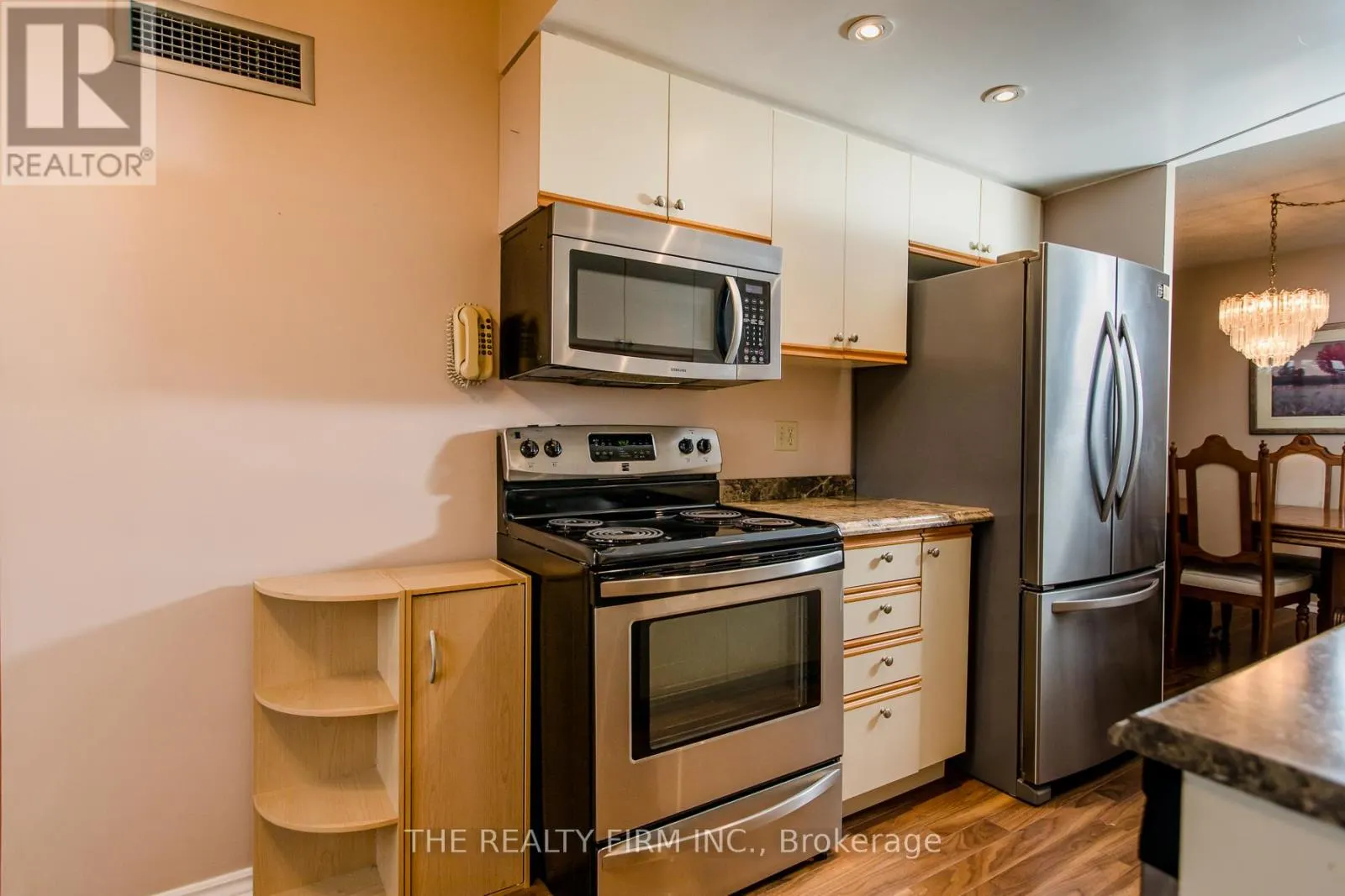 406 - 100 COUNTY COURT BOULEVARD, #406