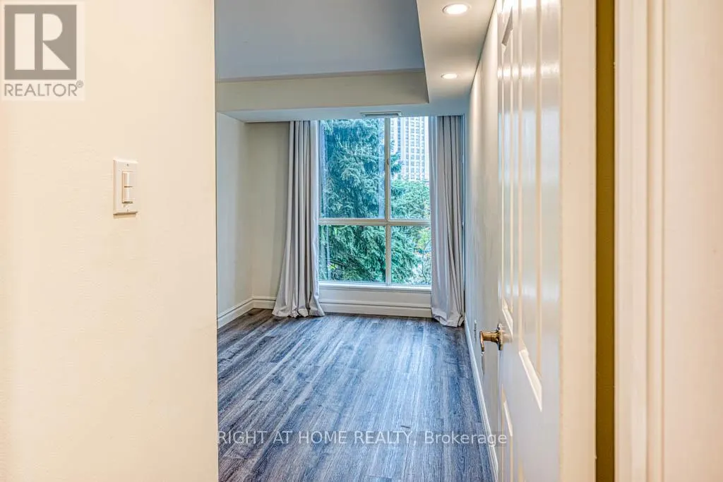 313 - 55 KINGSBRIDGE GARDEN CIRCLE