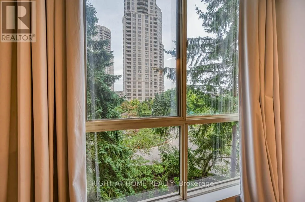 313 - 55 KINGSBRIDGE GARDEN CIRCLE