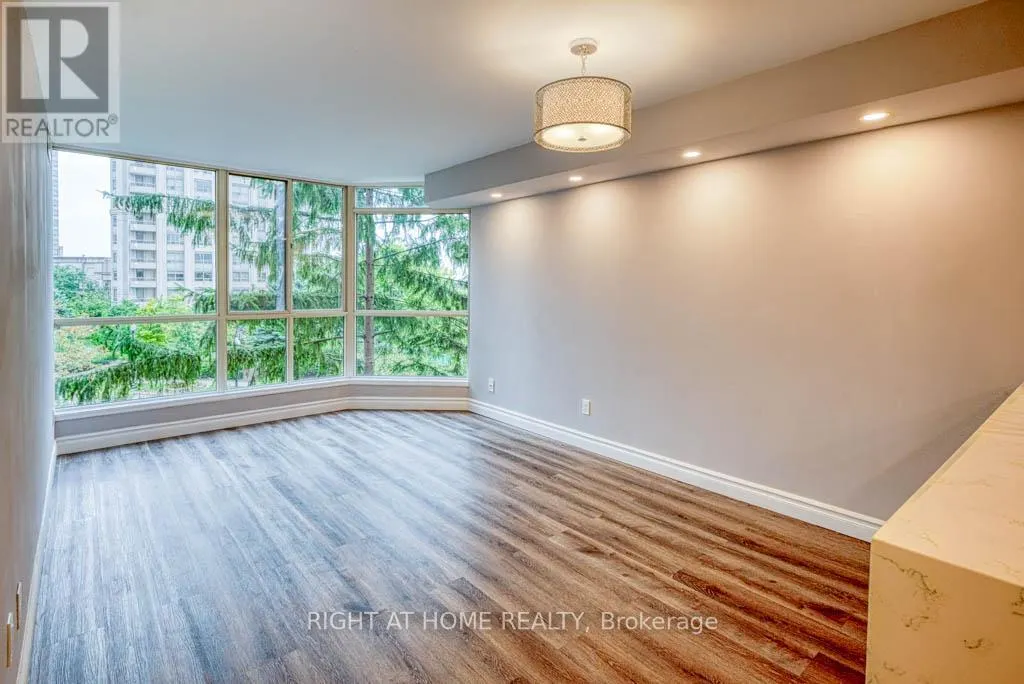 313 - 55 KINGSBRIDGE GARDEN CIRCLE