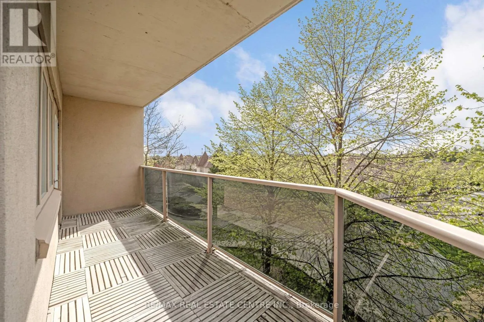 301 - 3 DAYSPRING CIRCLE