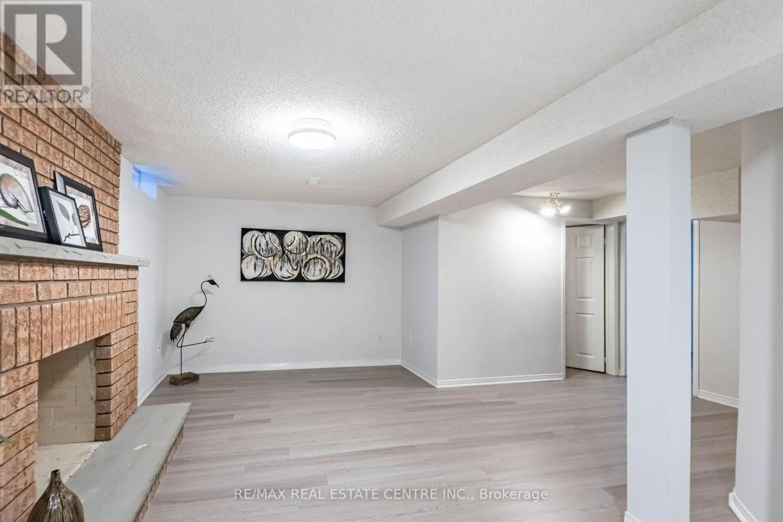963 SUMMERBREEZE COURT