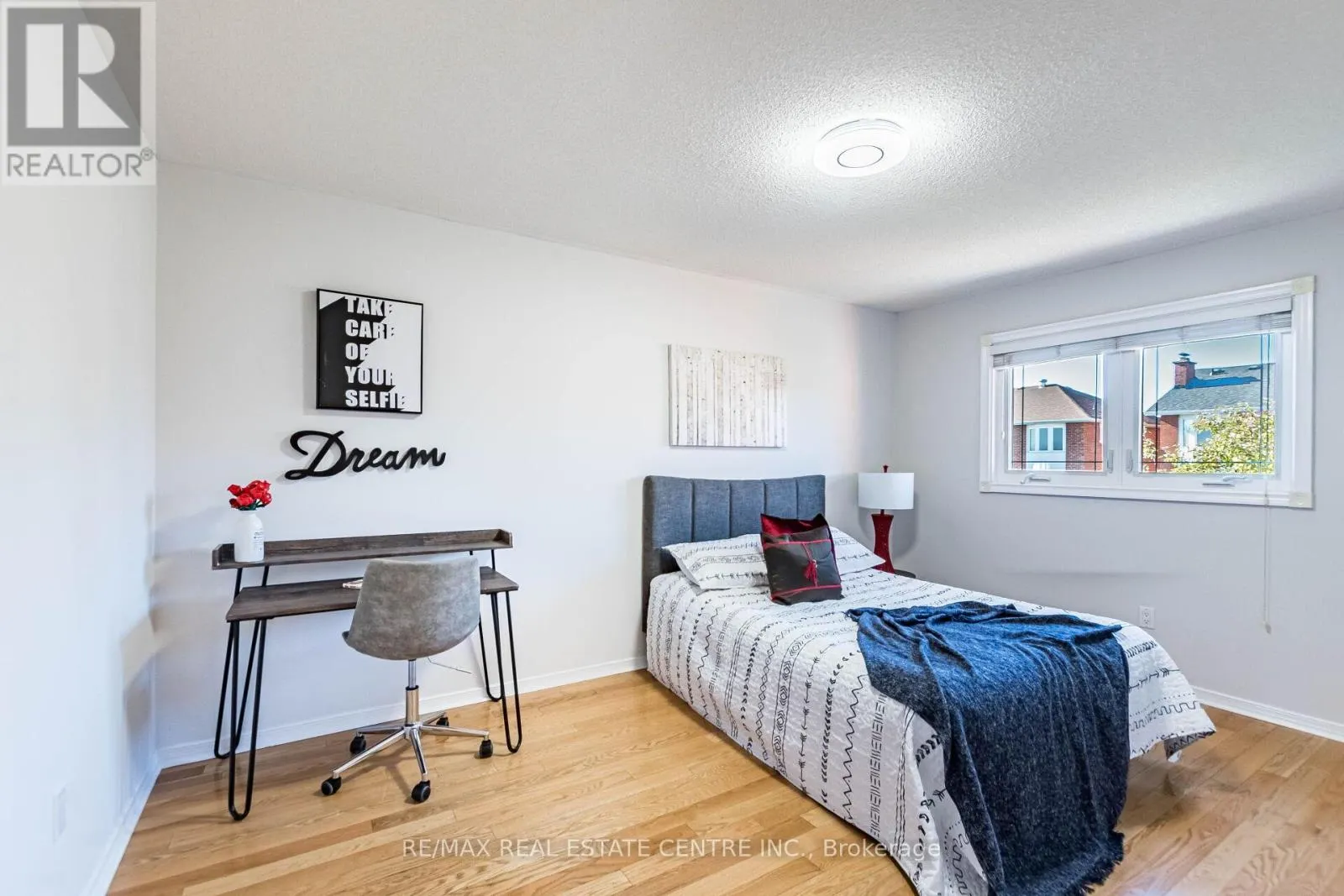 963 SUMMERBREEZE COURT