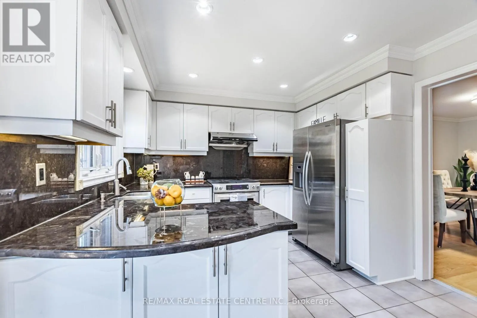963 SUMMERBREEZE COURT