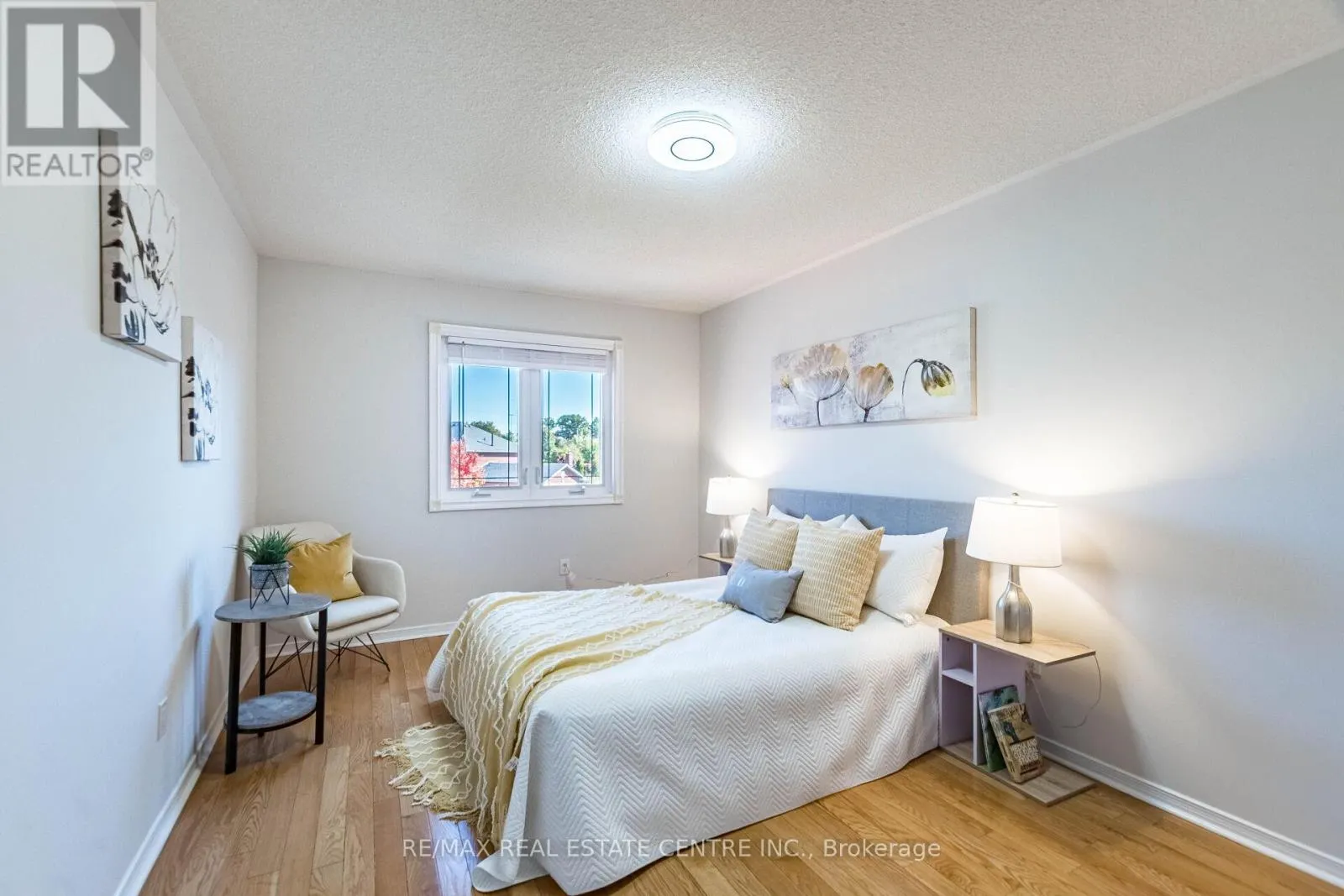 963 SUMMERBREEZE COURT