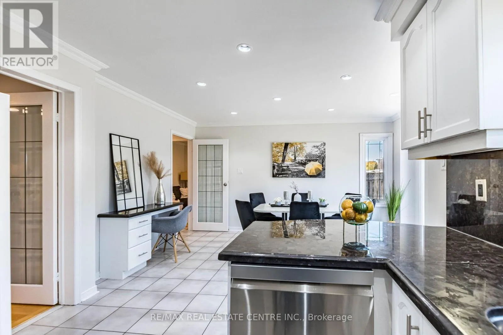 963 SUMMERBREEZE COURT
