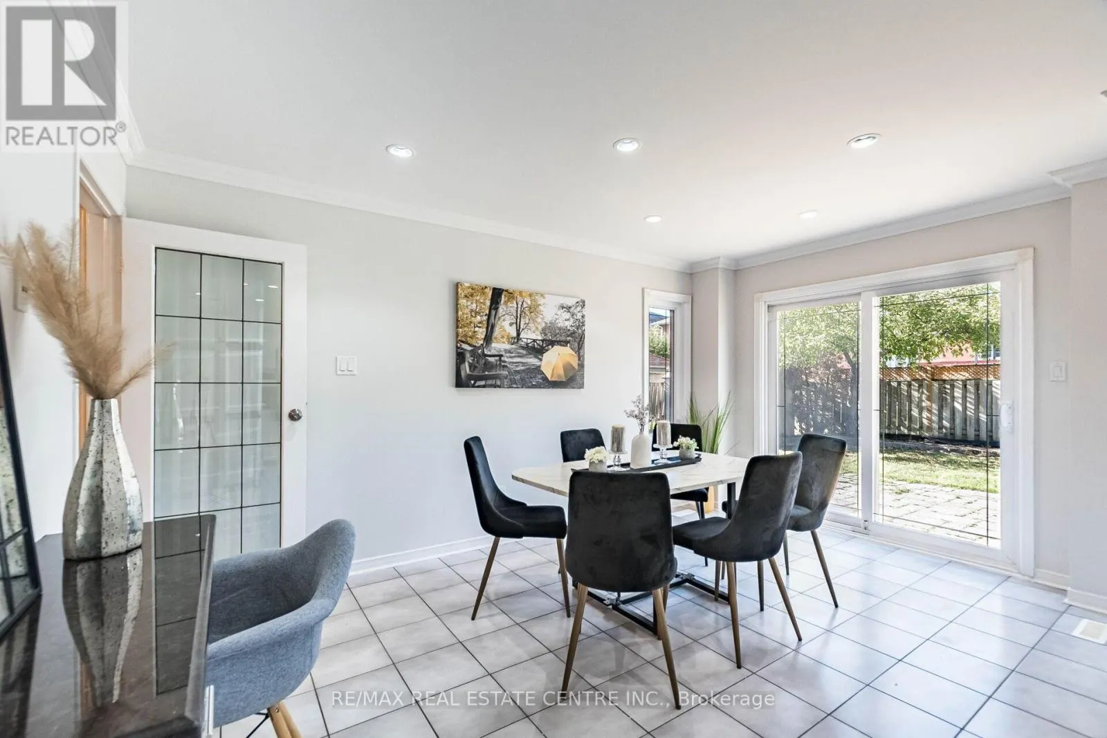963 SUMMERBREEZE COURT