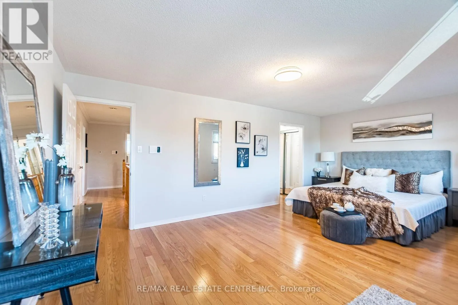 963 SUMMERBREEZE COURT