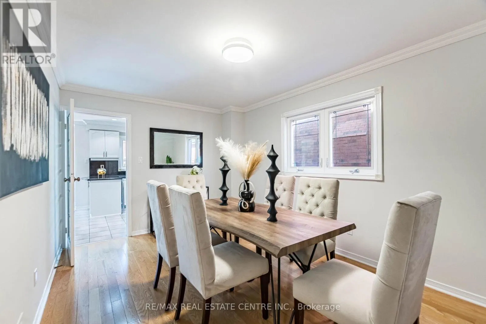 963 SUMMERBREEZE COURT