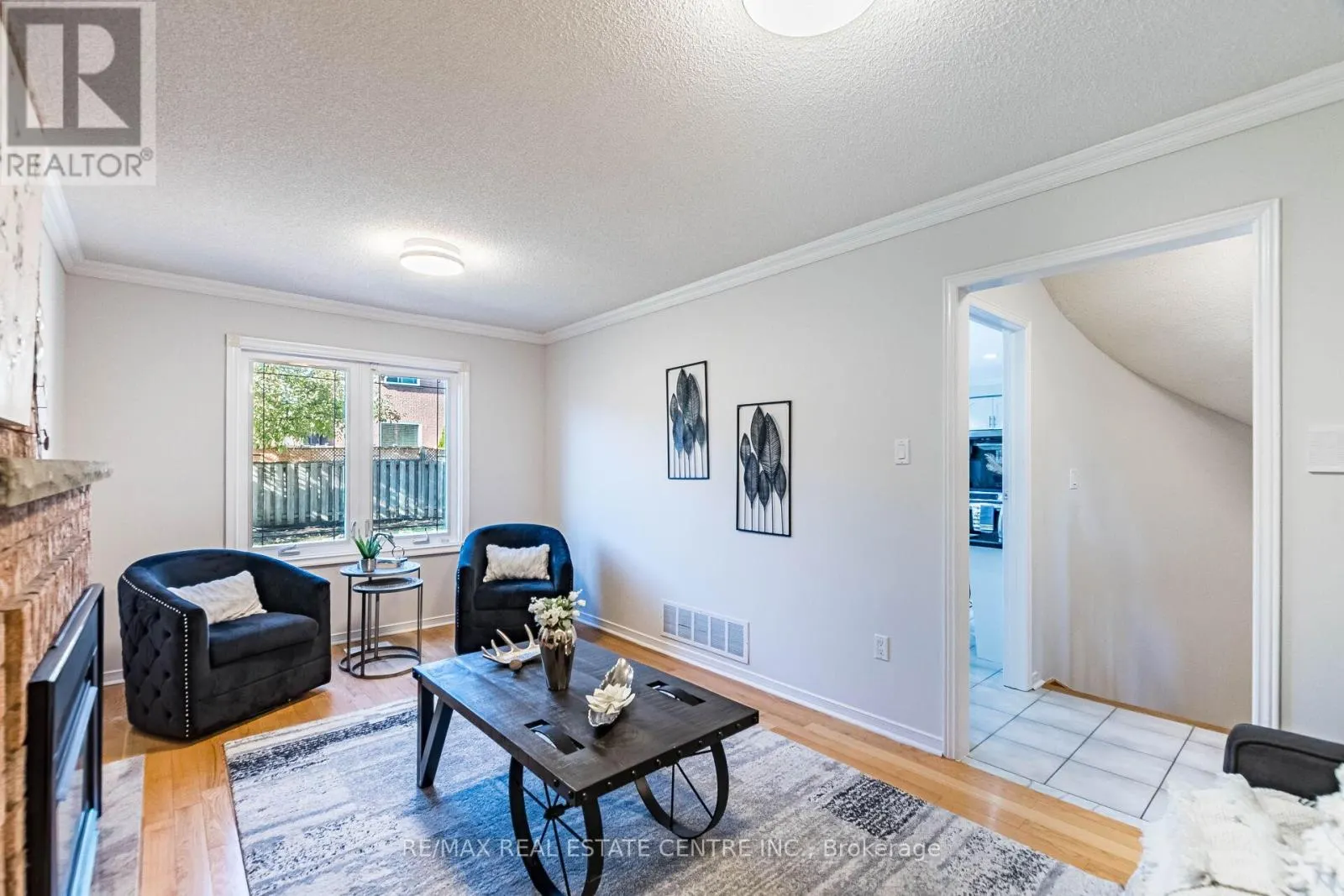 963 SUMMERBREEZE COURT