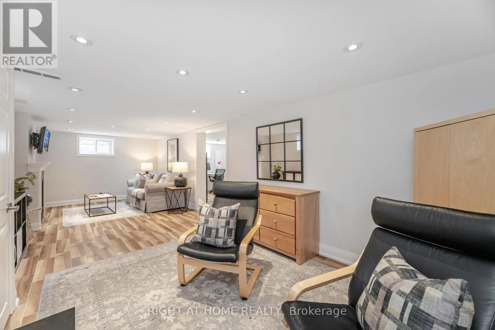 75 EMERALD CRESCENT