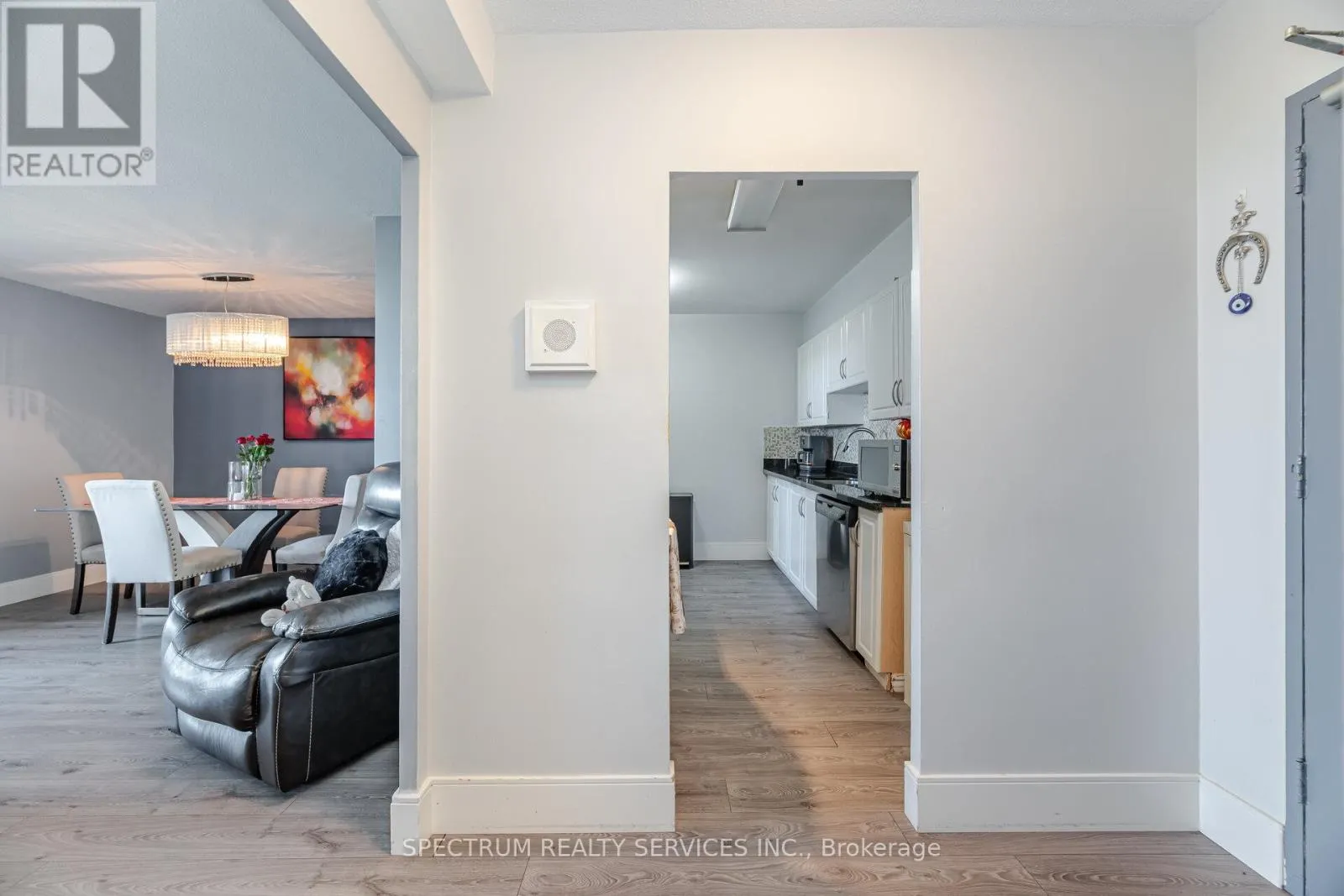1210 - 85 EMMETT AVENUE