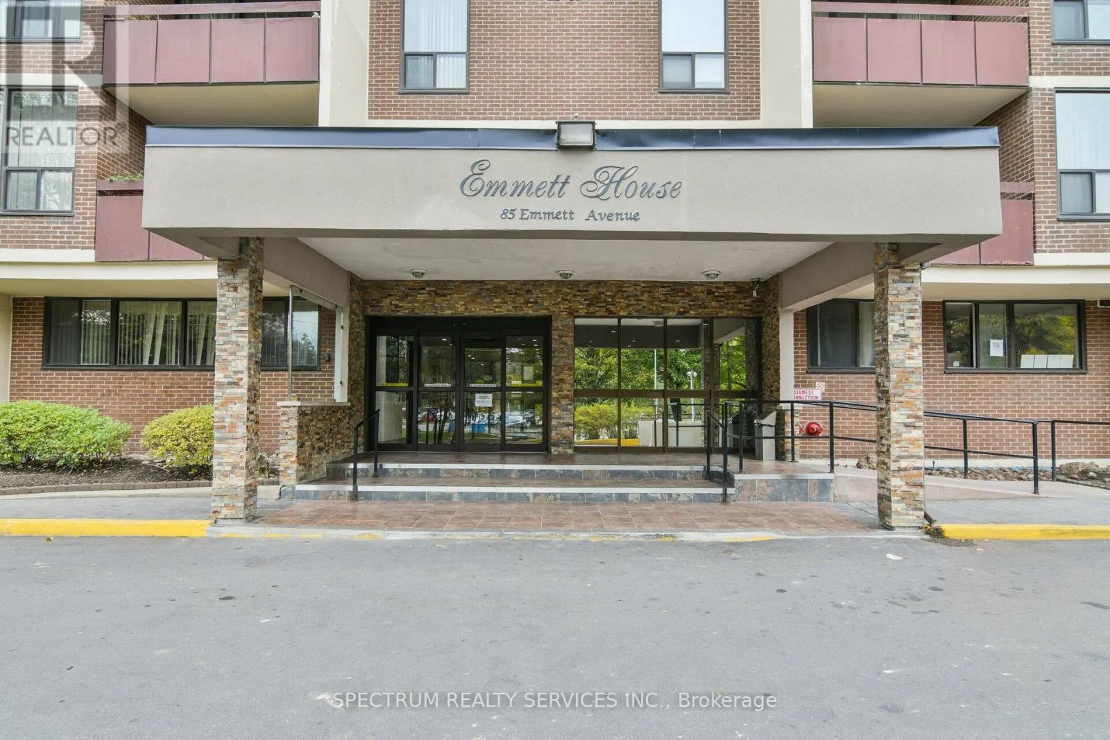 1210 - 85 EMMETT AVENUE
