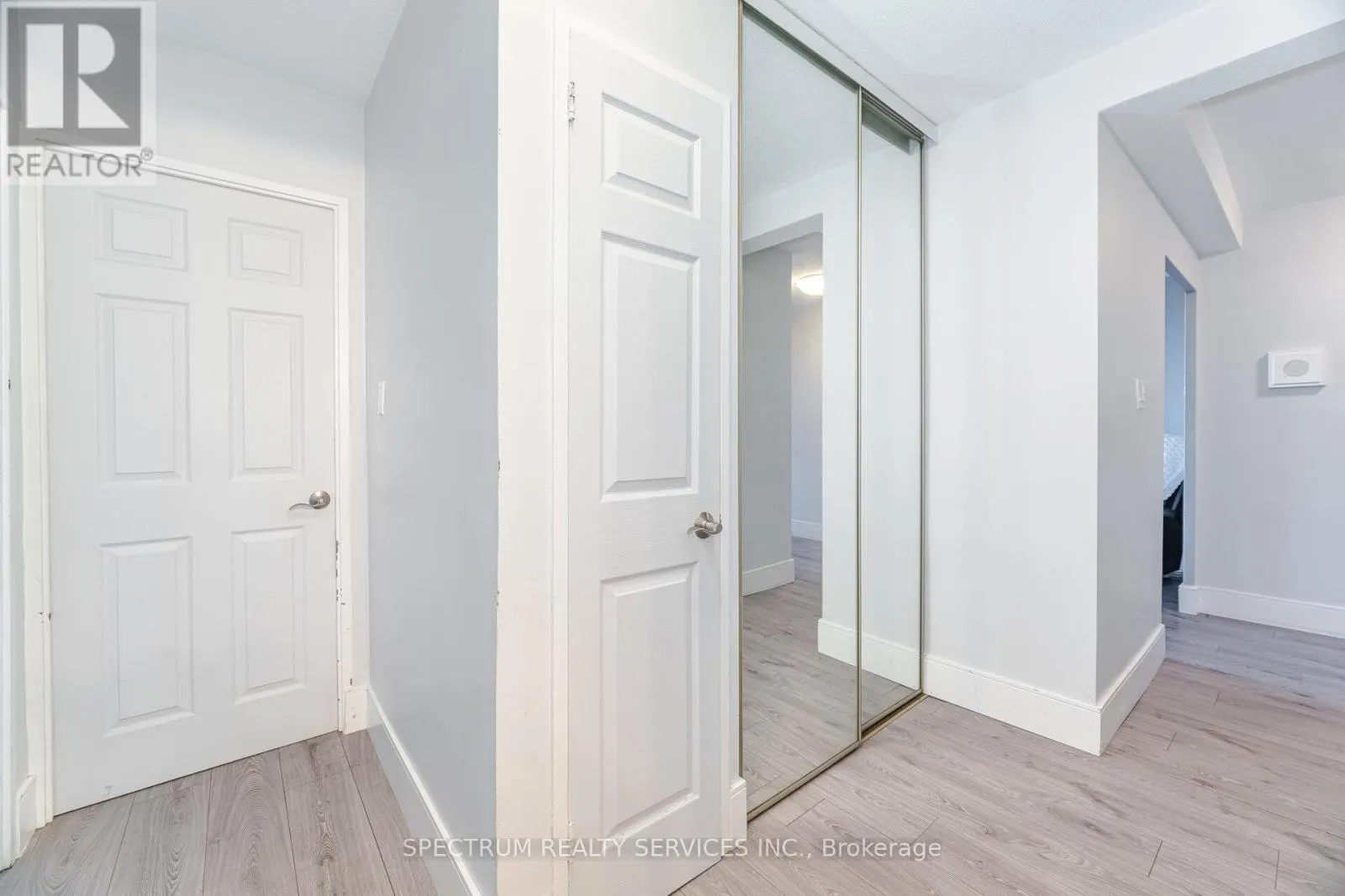 1210 - 85 EMMETT AVENUE