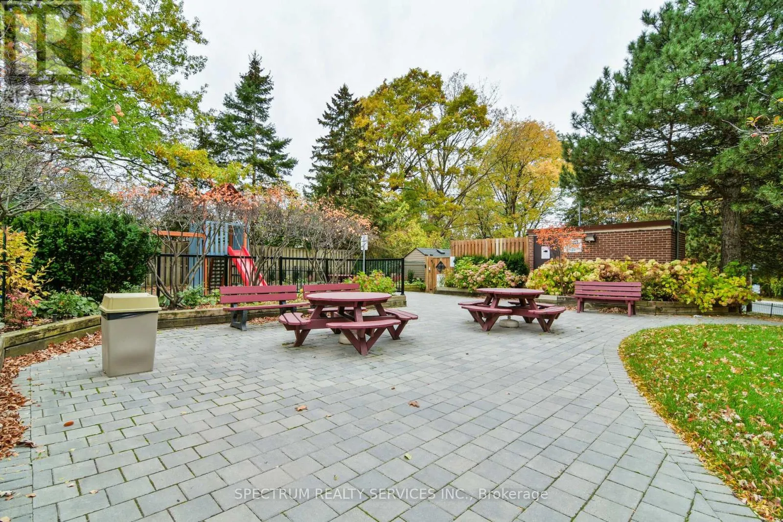 1210 - 85 EMMETT AVENUE
