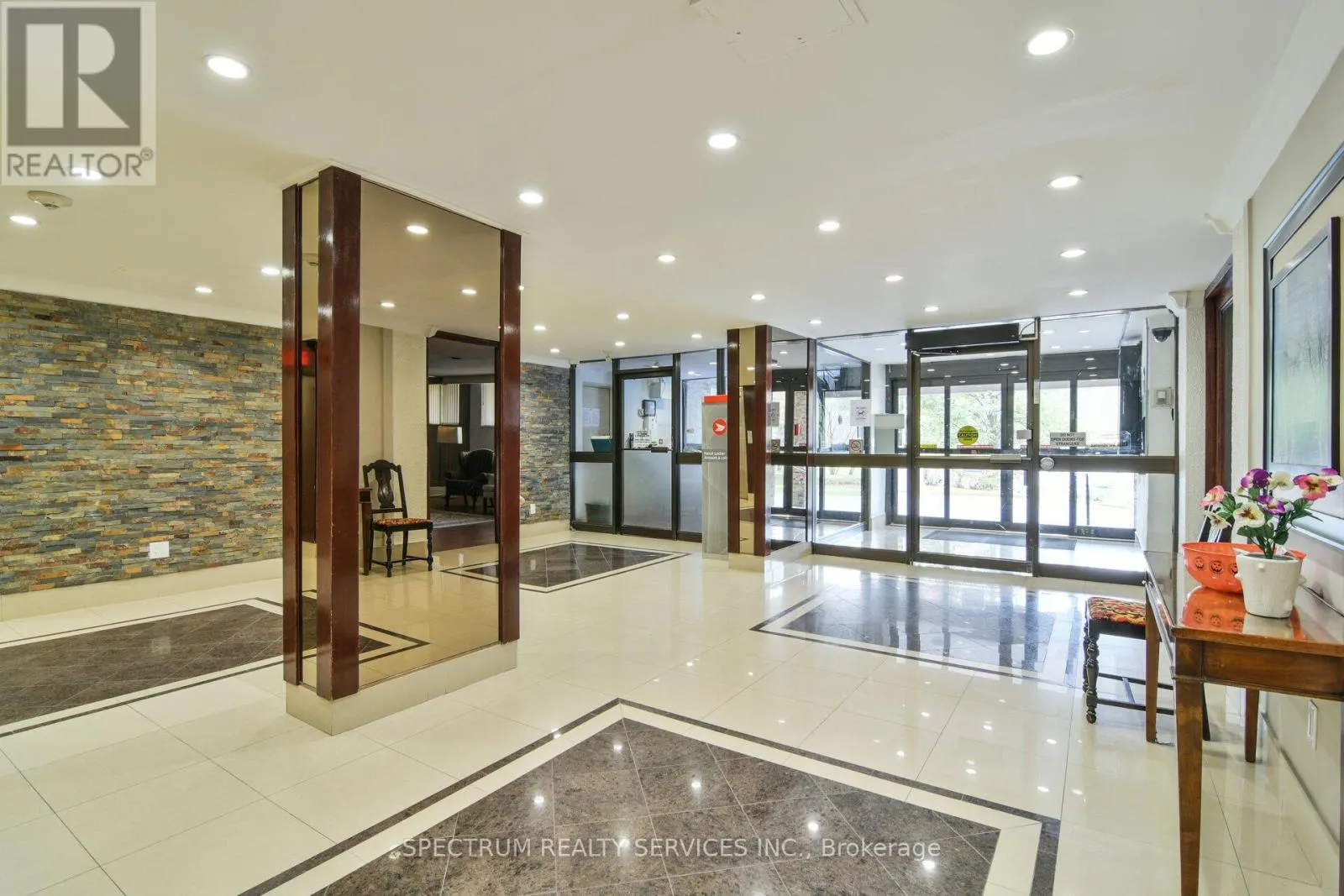 1210 - 85 EMMETT AVENUE