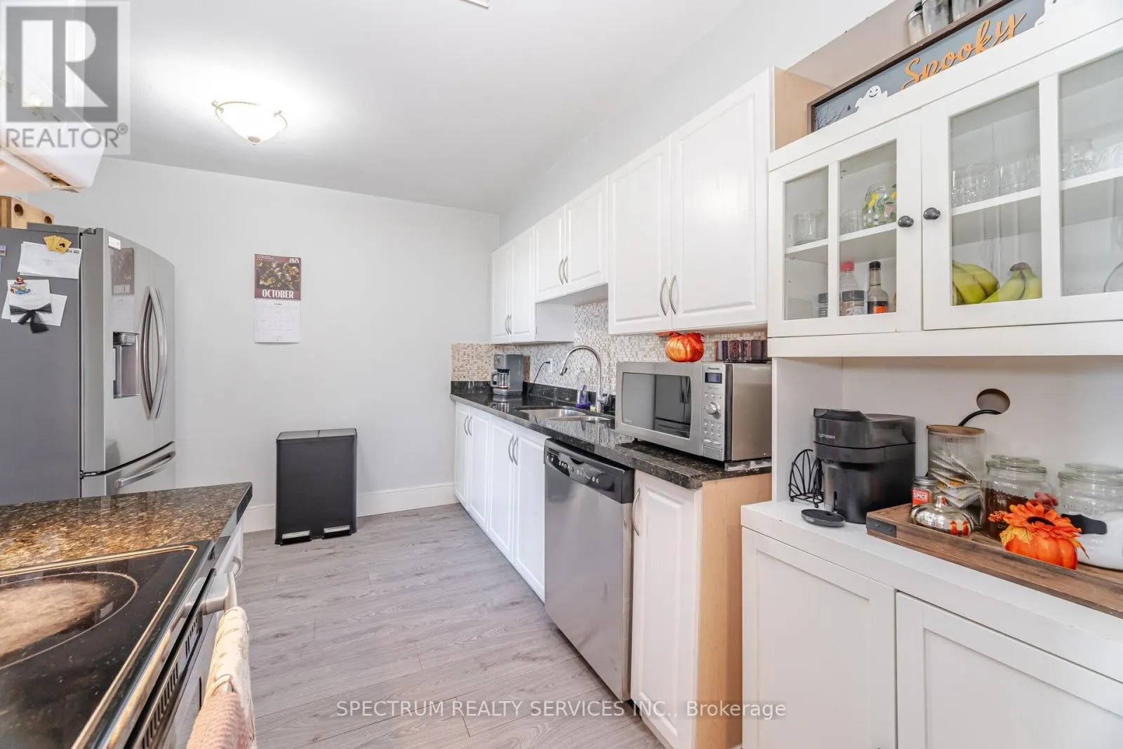 1210 - 85 EMMETT AVENUE