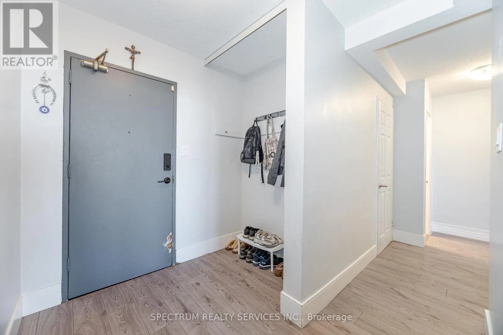 1210 - 85 EMMETT AVENUE
