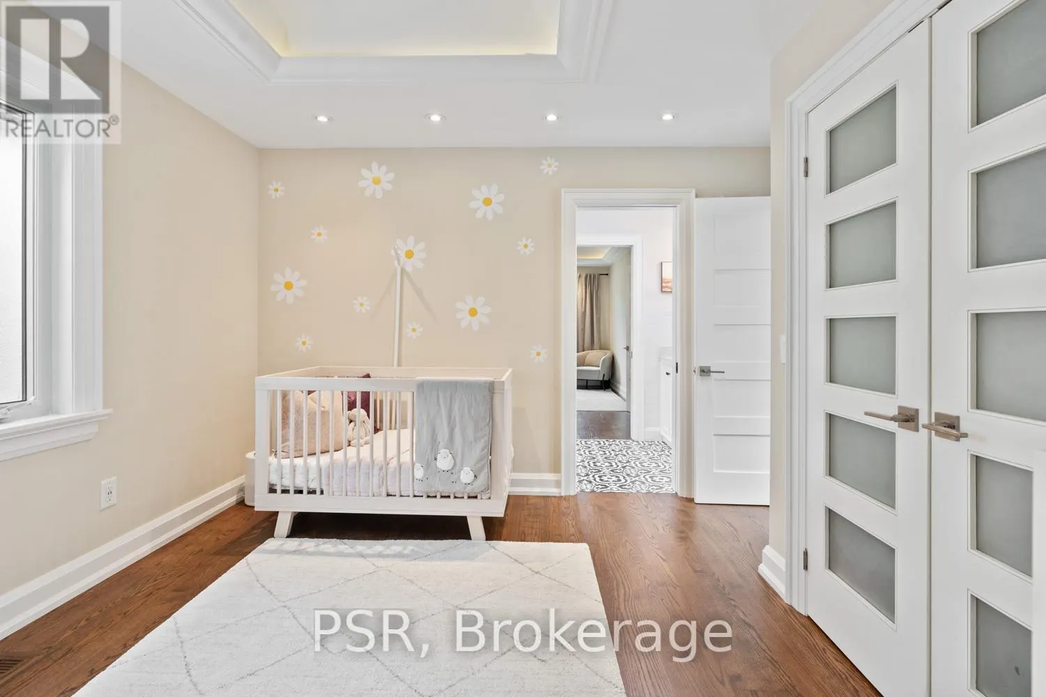 76 SOUTH KINGSWAY